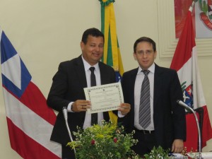 Gordo de Raimundo recebeu o Diploma das mãos do Juiz Eleitoral Dr Reginaldo